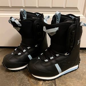 Roxy snowboard boots